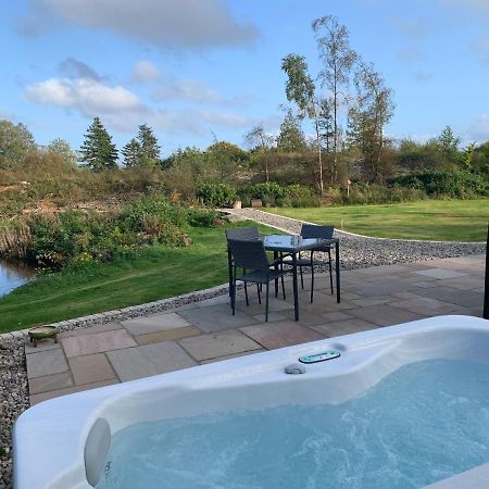 Villa Red Squirrel Pod With Hot Tub à Oban Extérieur photo