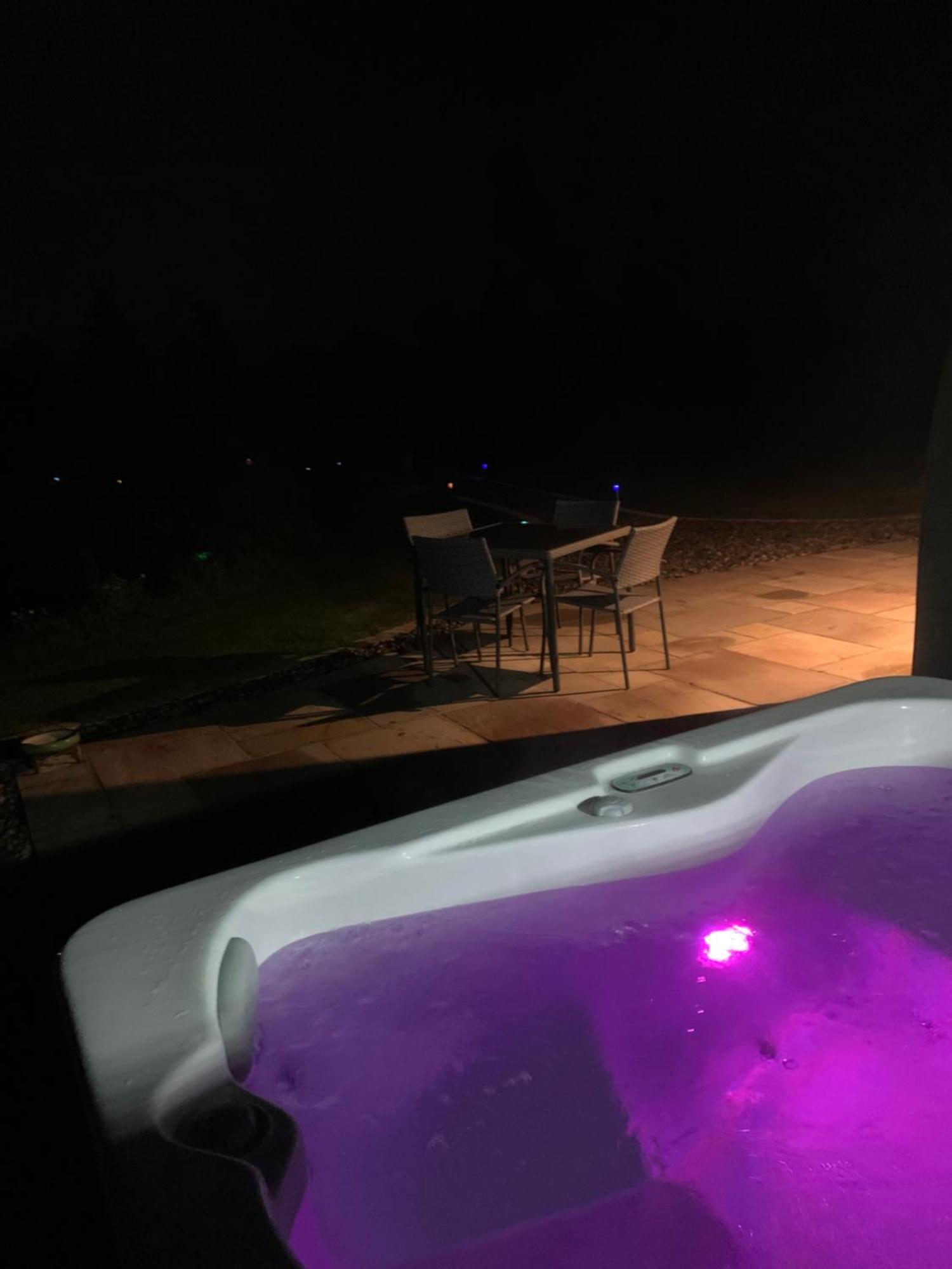 Villa Red Squirrel Pod With Hot Tub à Oban Extérieur photo