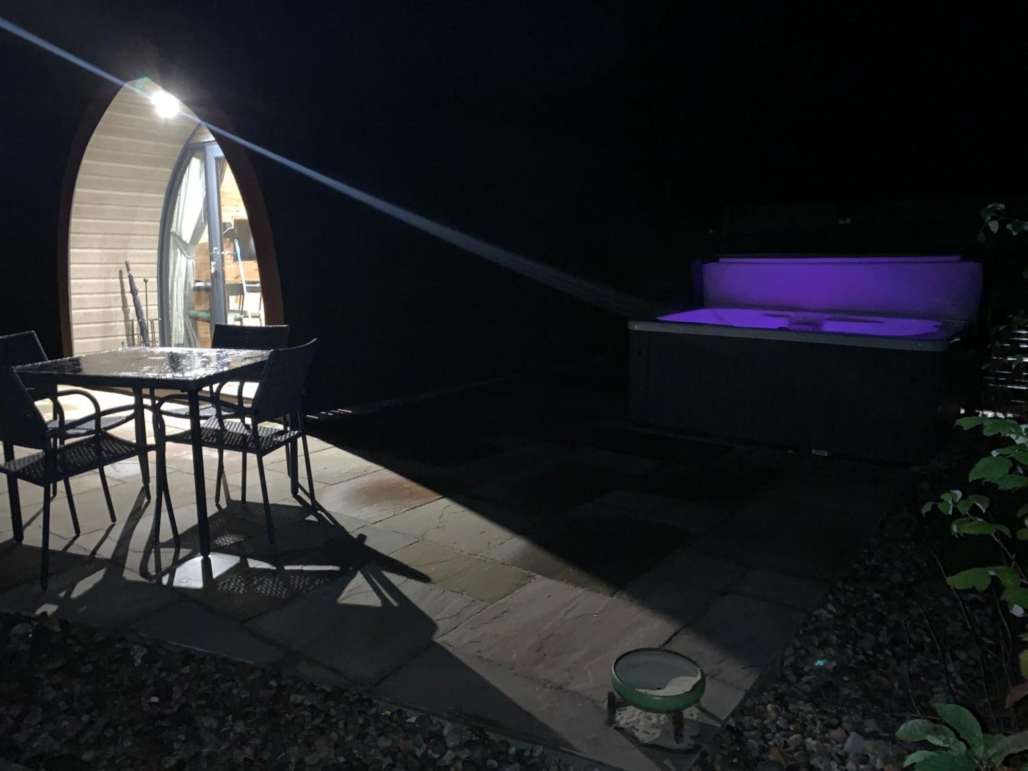 Villa Red Squirrel Pod With Hot Tub à Oban Extérieur photo
