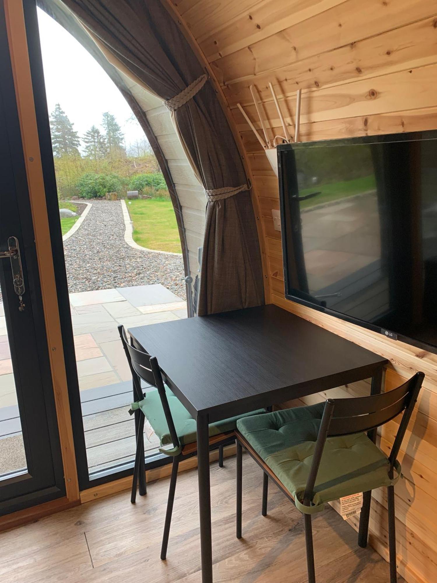 Villa Red Squirrel Pod With Hot Tub à Oban Extérieur photo